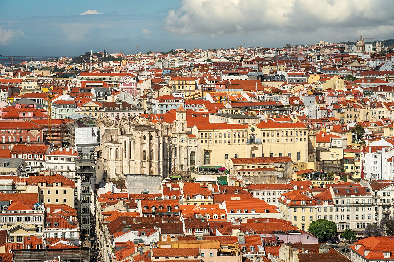 Ruínas do Carmo, Elevador de Santa Justa e telhados