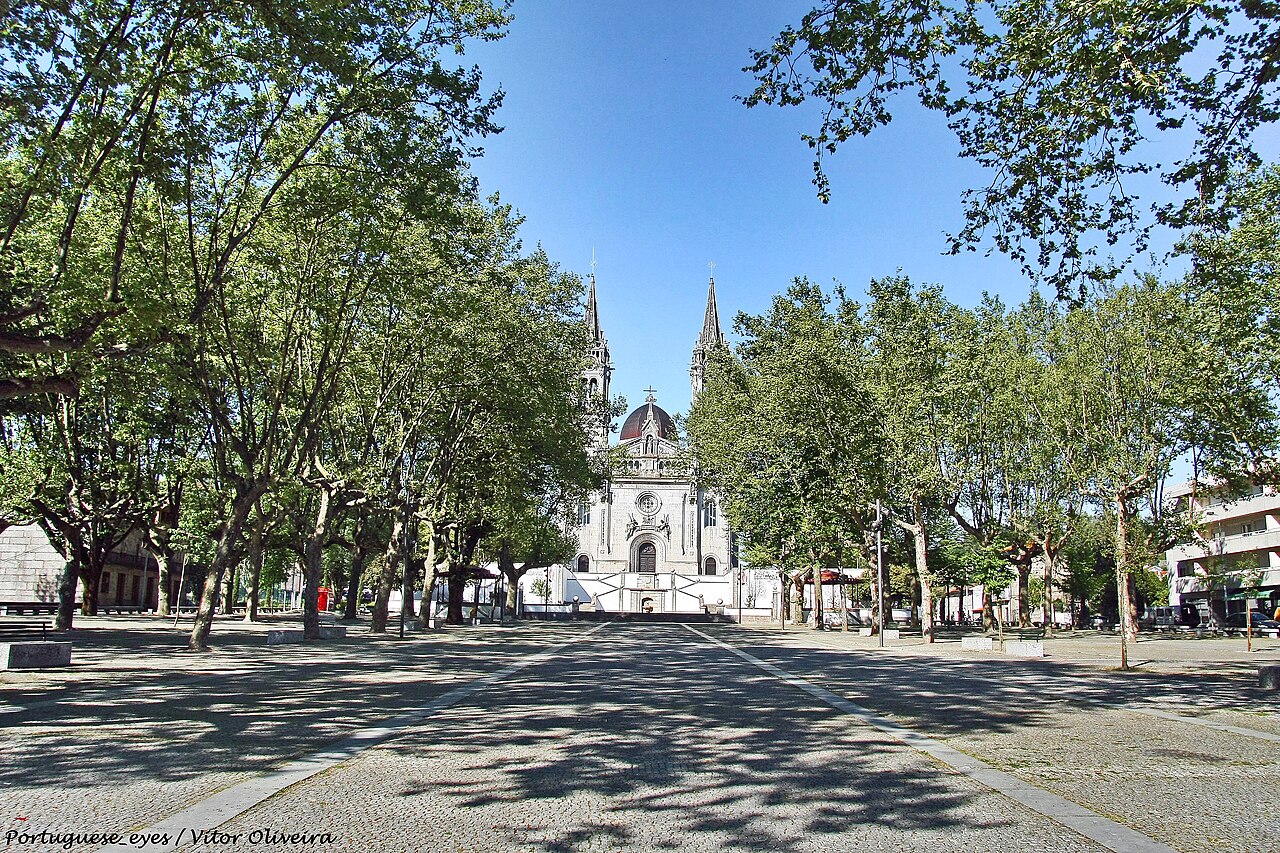 Basílica de São Torcato · Fotografia de arquivo