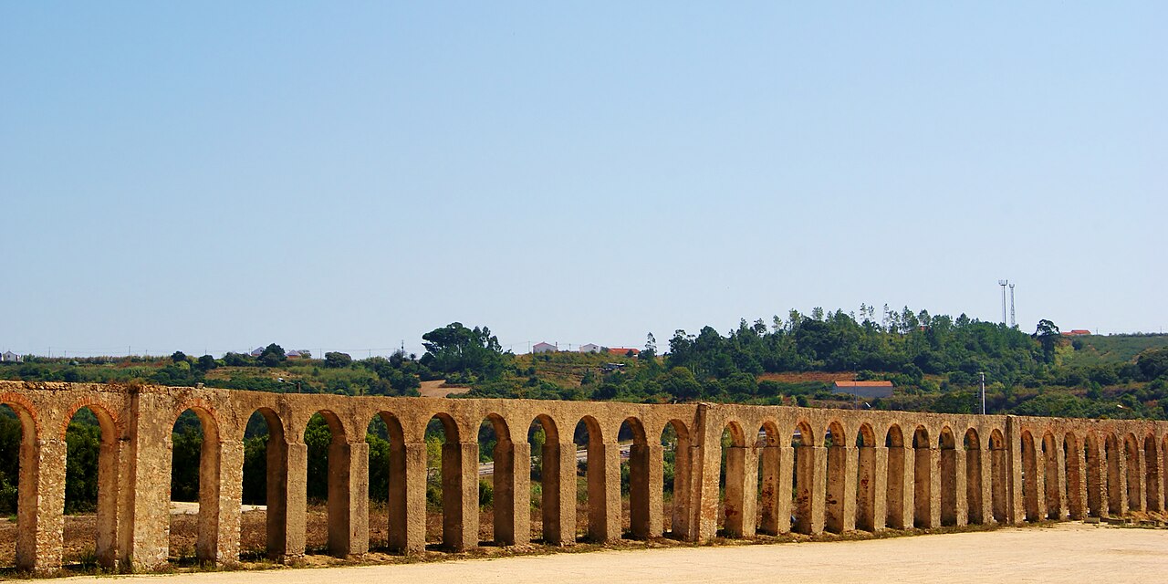 Aqueduto da Usseira · Fotografia de arquivo