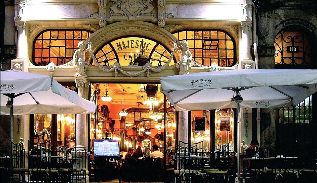 Majestic Café